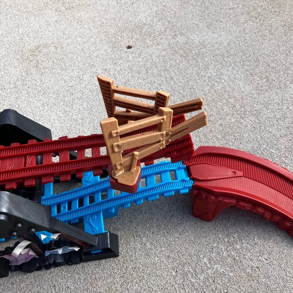 Thomas & Friends “Crystal Caves Adventure Set” train track - Picture 3 of 8